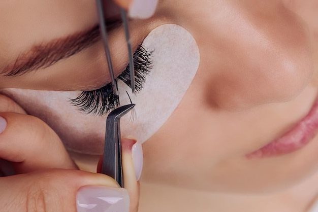 آموزش اکستنشن مژه در آکادمی خوش‌ذوق