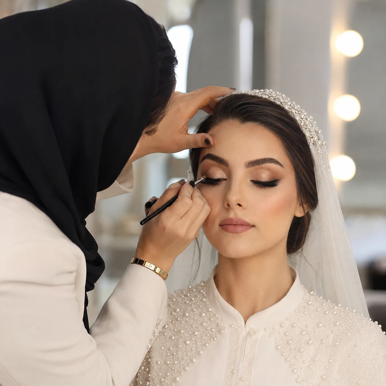 اجرای کامل میکاپ در آموزش گریم عروس در تهران