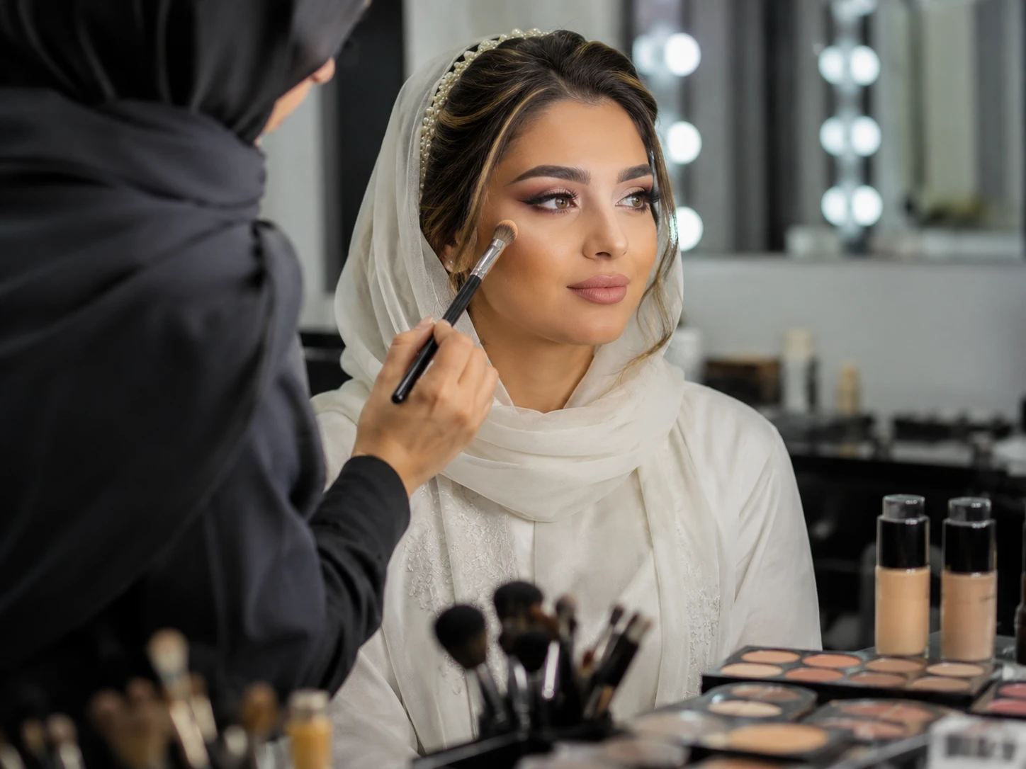 فضای آموزش عملی گریم و میکاپ عروس در تهران